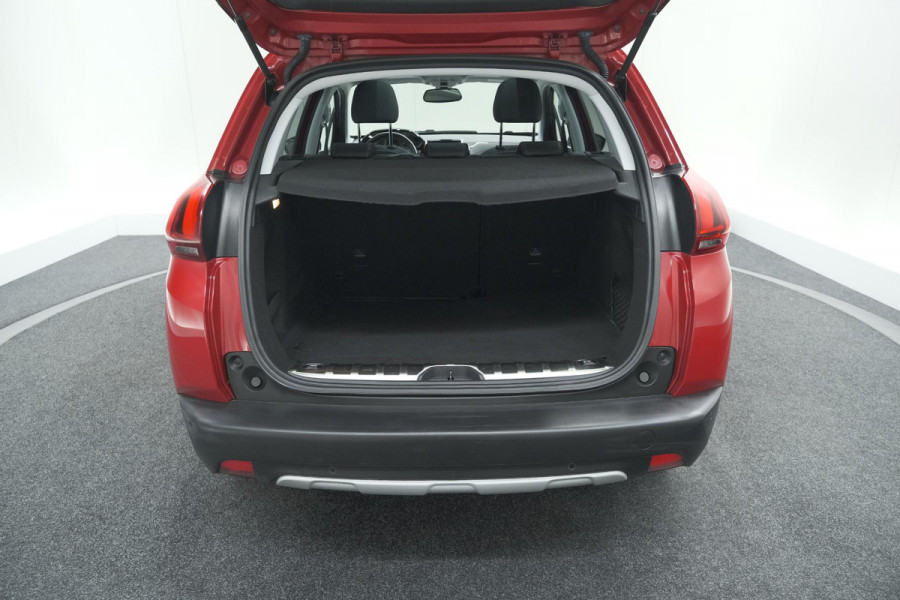 Peugeot 2008 1.2 PureTech Blue Lease Executive | All Season banden | Panoramadak | Navigatie | AppleCarplay