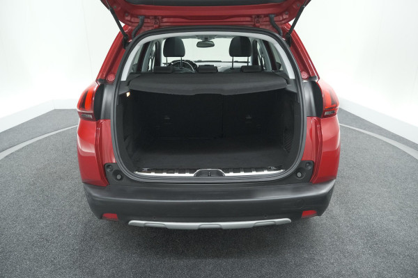 Peugeot 2008 1.2 PureTech Blue Lease Executive | All Season banden | Panoramadak | Navigatie | AppleCarplay