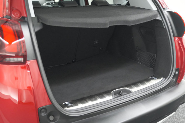 Peugeot 2008 1.2 PureTech Blue Lease Executive | All Season banden | Panoramadak | Navigatie | AppleCarplay