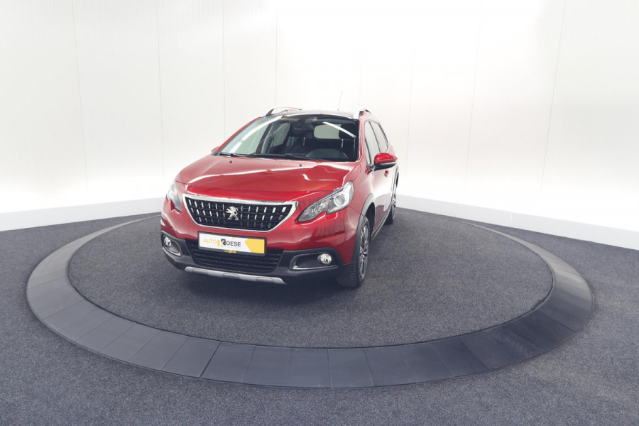Peugeot 2008 1.2 PureTech Blue Lease Executive | All Season banden | Panoramadak | Navigatie | AppleCarplay