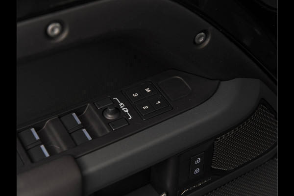 Land Rover Defender Hard Top 3.0 D200 110 X-Dynamic SE GRIJS-KENTEKEN