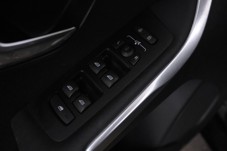 Volvo V40 2.0 D2 Nordic+ Nieuwstaat!