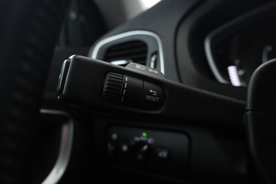 Volvo V40 2.0 D2 Nordic+ Nieuwstaat!