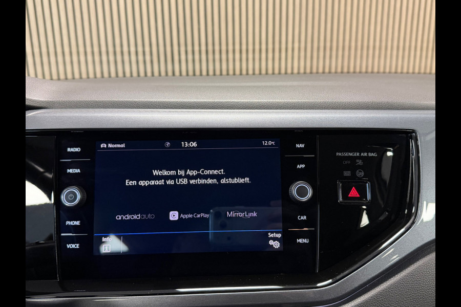 Volkswagen Polo 1.0 TSI Highline DSG AUT. VIRTUAL COCKPIT APPLE CARPLAY CRUISE PDC AIRCO NAVIGATIE
