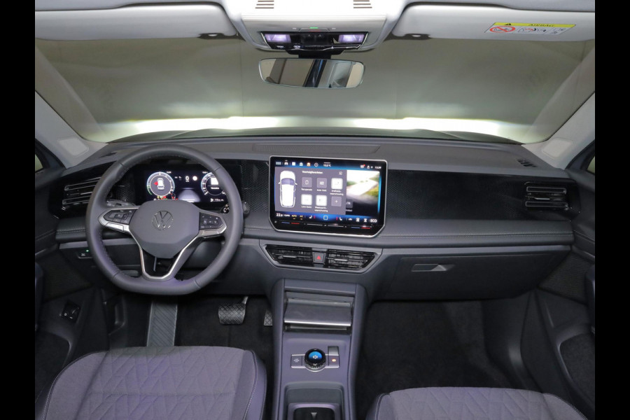 Volkswagen Tiguan 1.5 eHybrid Life Edition 204 PK PHEV | Trekhaak | Panorama dak | Stoel- en stuurverwarming | 18" LM velgen |