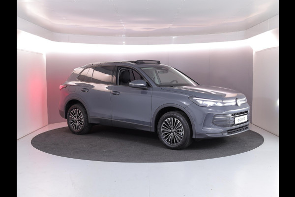 Volkswagen Tiguan 1.5 eHybrid Life Edition 204 PK PHEV | Trekhaak | Panorama dak | Stoel- en stuurverwarming | 18" LM velgen |