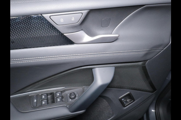 Volkswagen Tiguan 1.5 eHybrid Life Edition 204 PK PHEV | Trekhaak | Panorama dak | Stoel- en stuurverwarming | 18" LM velgen |