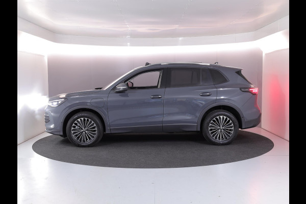 Volkswagen Tiguan 1.5 eHybrid Life Edition 204 PK PHEV | Trekhaak | Panorama dak | Stoel- en stuurverwarming | 18" LM velgen |