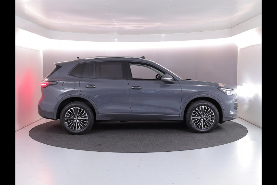 Volkswagen Tiguan 1.5 eHybrid Life Edition 204 PK PHEV | Trekhaak | Panorama dak | Stoel- en stuurverwarming | 18" LM velgen |