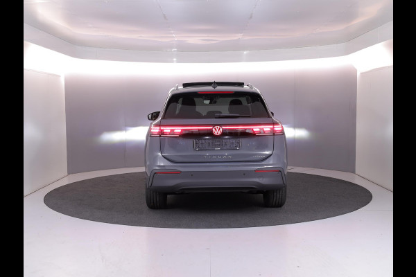 Volkswagen Tiguan 1.5 eHybrid Life Edition 204 PK PHEV | Trekhaak | Panorama dak | Stoel- en stuurverwarming | 18" LM velgen |