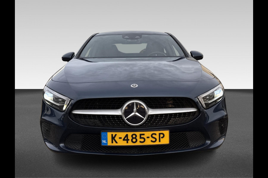 Mercedes-Benz A-Klasse 180 Business Solution Luxury | Pano | Memory stoelen | Achteruitrij camera |