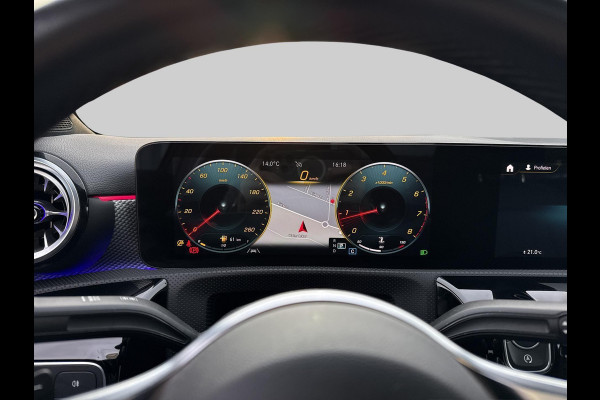 Mercedes-Benz A-Klasse 180 Business Solution Luxury | Pano | Memory stoelen | Achteruitrij camera |