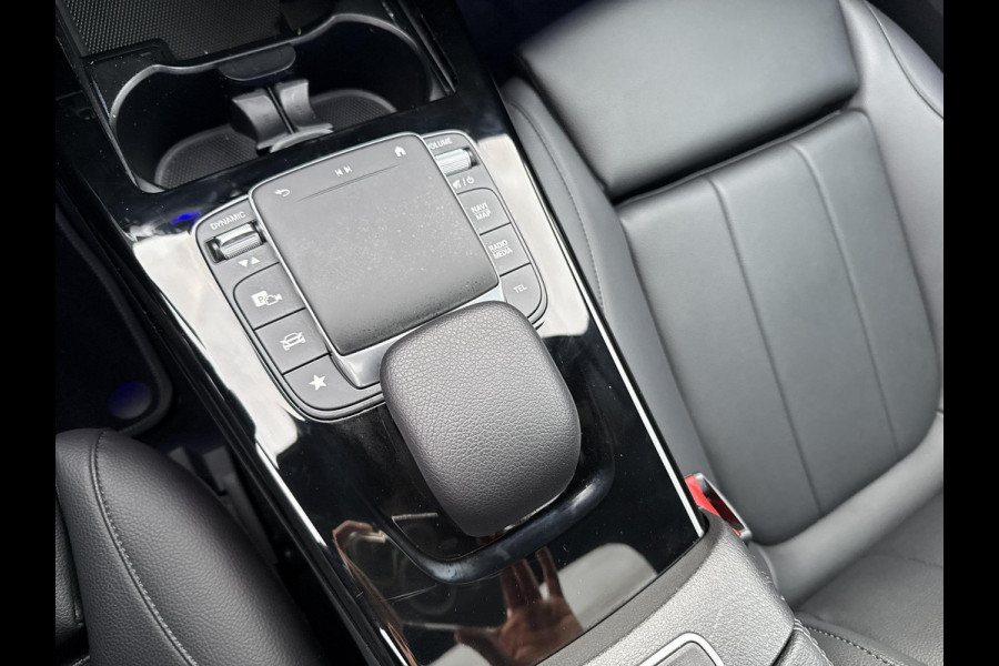 Mercedes-Benz A-Klasse 180 Business Solution Luxury | Pano | Memory stoelen | Achteruitrij camera |