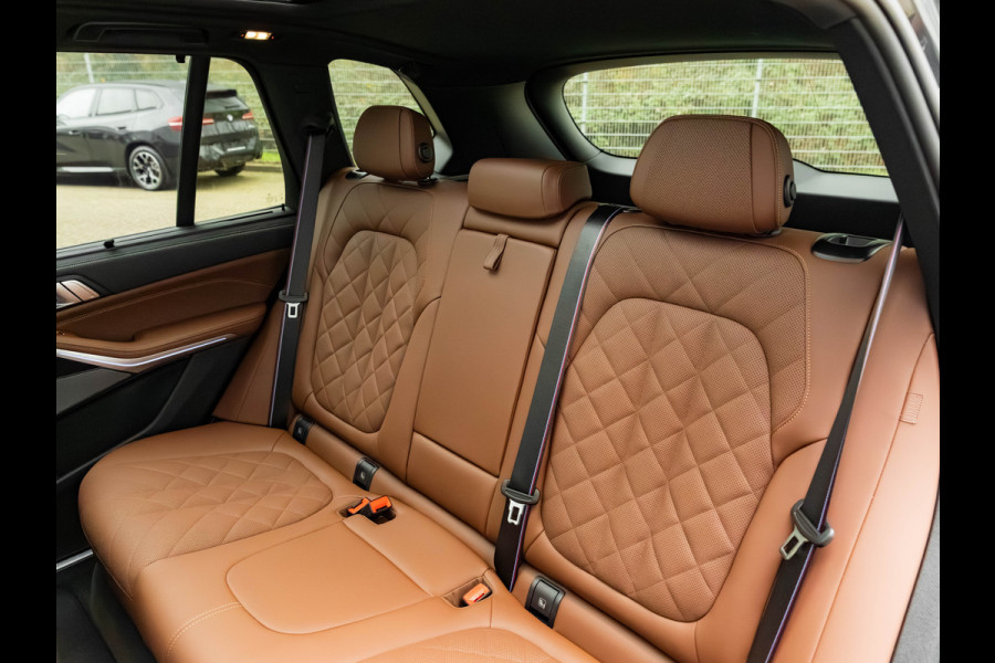 BMW X5 xDrive50e M-Sport Pro - Active Steering - Pano - Trekhaak - Driving Ass Prof - Harman Kardon