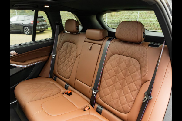 BMW X5 xDrive50e M-Sport Pro - Active Steering - Pano - Trekhaak - Driving Ass Prof - Harman Kardon