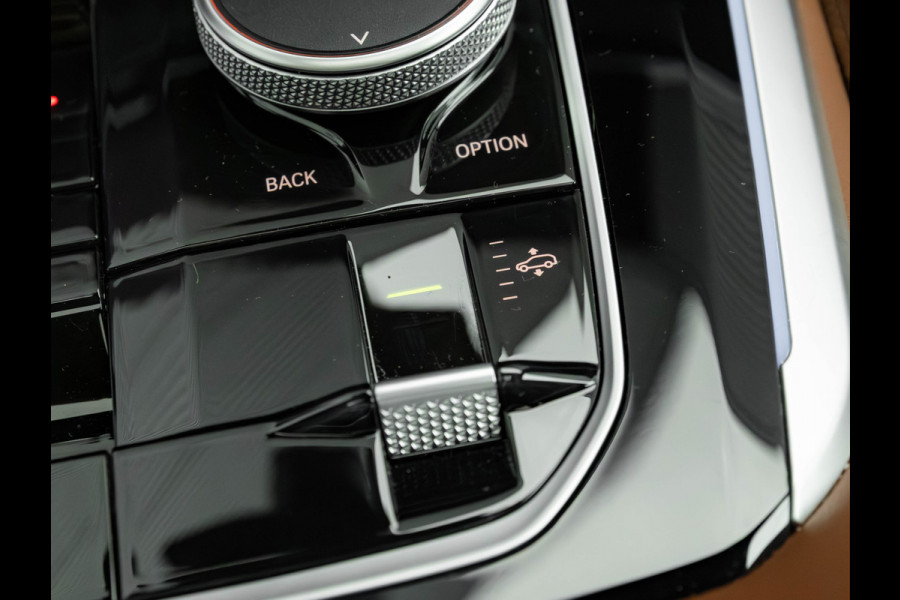 BMW X5 xDrive50e M-Sport Pro - Active Steering - Pano - Trekhaak - Driving Ass Prof - Harman Kardon