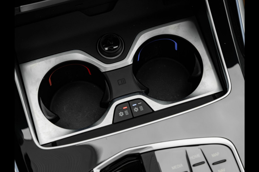 BMW X5 xDrive50e M-Sport Pro - Active Steering - Pano - Trekhaak - Driving Ass Prof - Harman Kardon