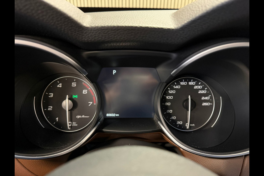 Alfa Romeo Stelvio 2.0 T AWD Super NAVIGATIE CRUISE CLIMATE CONTROL LED LEDER CAMERA NAP