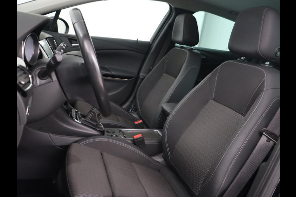 Opel Astra 1.6 Turbo Executive | 200pk | Schuifdak | Matrix LED | Carplay | Camera | Trekhaak | Park Assist | Keyless | Navigatie | Climate control | Dodehoek detectie | Cruise control