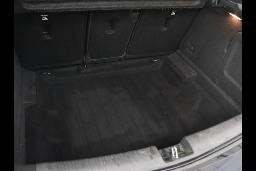 Opel Astra 1.6 Turbo Executive | 200pk | Schuifdak | Matrix LED | Carplay | Camera | Trekhaak | Park Assist | Keyless | Navigatie | Climate control | Dodehoek detectie | Cruise control