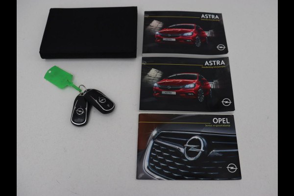 Opel Astra 1.6 Turbo Executive | 200pk | Schuifdak | Matrix LED | Carplay | Camera | Trekhaak | Park Assist | Keyless | Navigatie | Climate control | Dodehoek detectie | Cruise control