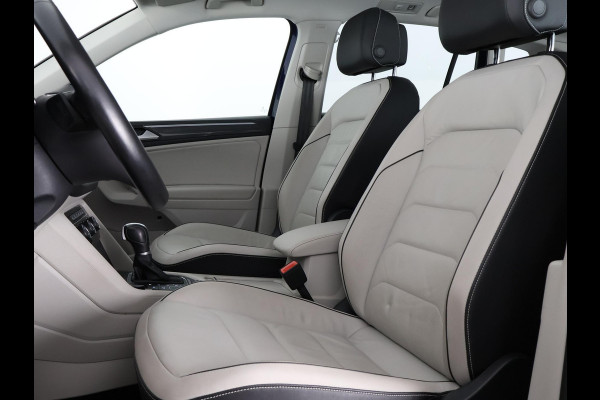Volkswagen Tiguan 2.0 TSI 4Motion Highline Business R | 360° Camera | Trekhaak | Vol leer | Stoelverwarming | Schuif-/Kanteldak |