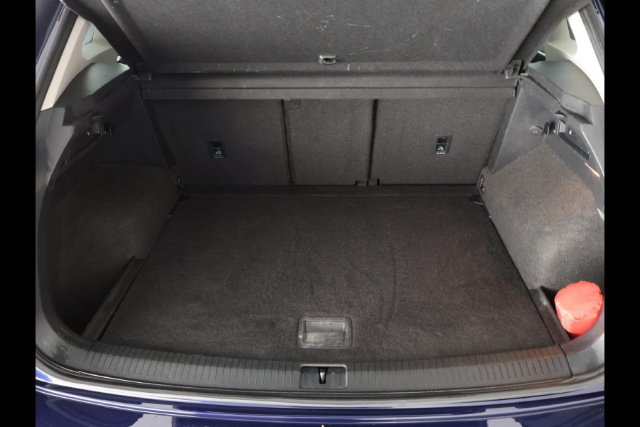 Volkswagen Tiguan 2.0 TSI 4Motion Highline Business R | 360° Camera | Trekhaak | Vol leer | Stoelverwarming | Schuif-/Kanteldak |