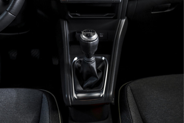 Renault Captur 1.0 TCe 90 PK techno Orig. NL (nieuw model) | Trekhaak | Dig. Cockpit | Cruise | Stoel-+Stuurverw. | PDC | Camera | NAV + App. Connect | ECC | DAB | LM 18" |