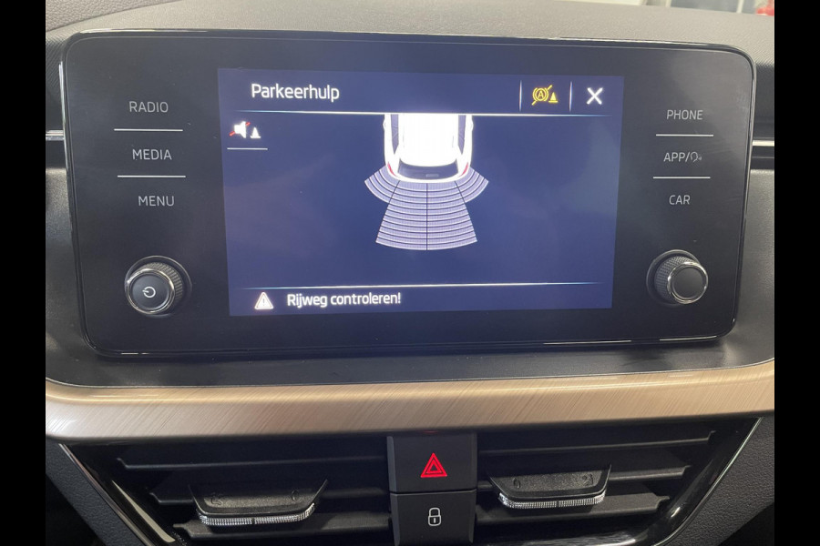 Škoda Kamiq 1.0 TSI 110pk DSG Style Navigatie Apple Carplay/Android Auto Climate Control Elektrisch bedienbare kofferbak Dab Extra Getint Glas