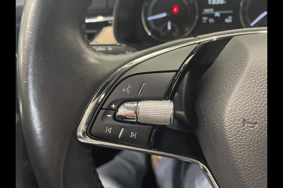 Škoda Kamiq 1.0 TSI 110pk DSG Style Navigatie Apple Carplay/Android Auto Climate Control Elektrisch bedienbare kofferbak Dab Extra Getint Glas