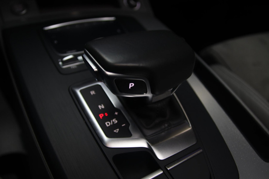 Audi Q5 2.0 TFSI Quattro PANO-HUD-TREKHAAK-CARPLAY