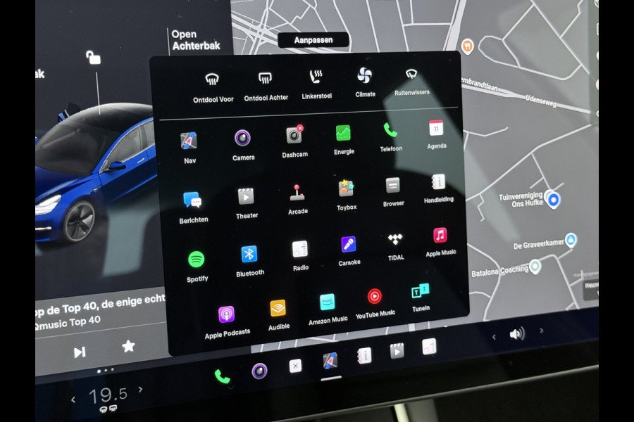 Tesla Model 3 RWD SR+ 325PK Lmv 18" AutoPilot FSD 2.5 Leder PanoDak Adaptive-Cruise Lmv Camera's Elektr.-Stuur+Stoelen+Spiegels+Geheugen+Easy- Navi LED Comfortstoelen ACC DAB Voorverwarmen interieur via App Keyless via Telefoonsleutel One-Pedal-Drive Origineel Nederlandse auto tot 11kw laden thuis! 1.584kg licht! Keurige auto!! 1000kg trekvermogen