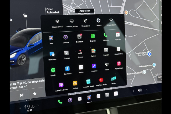 Tesla Model 3 RWD SR+ 325PK Lmv 18" AutoPilot FSD 2.5 Leder PanoDak Adaptive-Cruise Lmv Camera's Elektr.-Stuur+Stoelen+Spiegels+Geheugen+Easy- Navi LED Comfortstoelen ACC DAB Voorverwarmen interieur via App Keyless via Telefoonsleutel One-Pedal-Drive Origineel Nederlandse auto tot 11kw laden thuis! 1.584kg licht! Keurige auto!! 1000kg trekvermogen