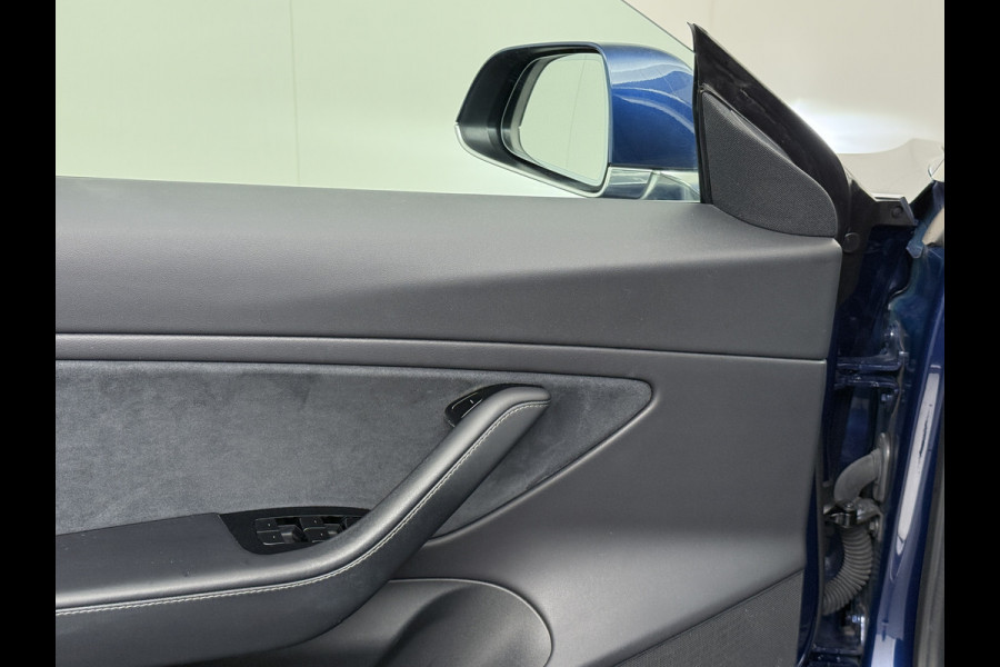 Tesla Model 3 RWD SR+ 325PK Lmv 18" AutoPilot FSD 2.5 Leder PanoDak Adaptive-Cruise Lmv Camera's Elektr.-Stuur+Stoelen+Spiegels+Geheugen+Easy- Navi LED Comfortstoelen ACC DAB Voorverwarmen interieur via App Keyless via Telefoonsleutel One-Pedal-Drive Origineel Nederlandse auto tot 11kw laden thuis! 1.584kg licht! Keurige auto!! 1000kg trekvermogen