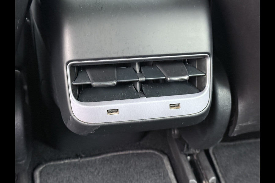 Tesla Model 3 RWD SR+ 325PK Lmv 18" AutoPilot FSD 2.5 Leder PanoDak Adaptive-Cruise Lmv Camera's Elektr.-Stuur+Stoelen+Spiegels+Geheugen+Easy- Navi LED Comfortstoelen ACC DAB Voorverwarmen interieur via App Keyless via Telefoonsleutel One-Pedal-Drive Origineel Nederlandse auto tot 11kw laden thuis! 1.584kg licht! Keurige auto!! 1000kg trekvermogen