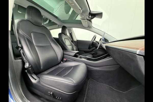 Tesla Model 3 RWD SR+ 325PK Lmv 18" AutoPilot FSD 2.5 Leder PanoDak Adaptive-Cruise Lmv Camera's Elektr.-Stuur+Stoelen+Spiegels+Geheugen+Easy- Navi LED Comfortstoelen ACC DAB Voorverwarmen interieur via App Keyless via Telefoonsleutel One-Pedal-Drive Origineel Nederlandse auto tot 11kw laden thuis! 1.584kg licht! Keurige auto!! 1000kg trekvermogen