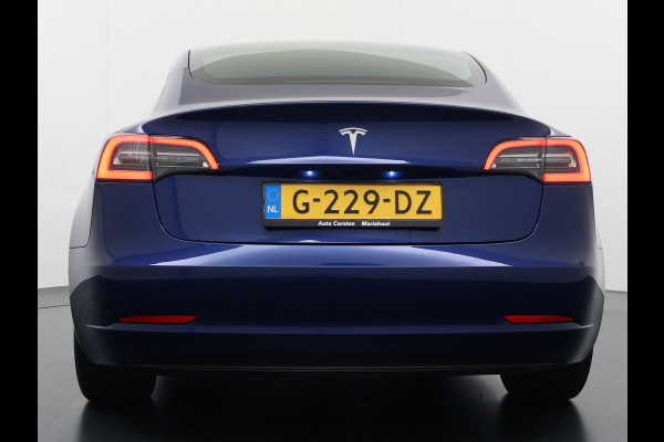 Tesla Model 3 RWD SR+ 325PK Lmv 18" AutoPilot FSD 2.5 Leder PanoDak Adaptive-Cruise Lmv Camera's Elektr.-Stuur+Stoelen+Spiegels+Geheugen+Easy- Navi LED Comfortstoelen ACC DAB Voorverwarmen interieur via App Keyless via Telefoonsleutel One-Pedal-Drive Origineel Nederlandse auto tot 11kw laden thuis! 1.584kg licht! Keurige auto!! 1000kg trekvermogen