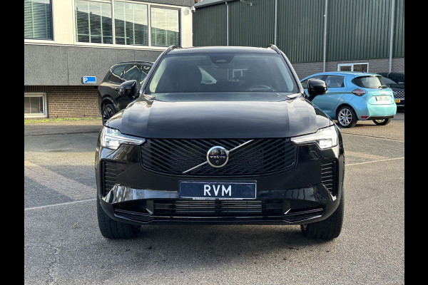 Volvo XC90 2.0 T8 Plug-in hybrid AWD Plus Dark 1000KM| VOL OPTIES!|FABRIEKSGARANTIE T/M 09-2027|  PANO| MEM. STOELEN| STOEL/ STUURVERW.| 360 CAMERA| DODE HOEK | ACHTERBANK VERWARMD|