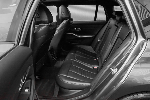 BMW 3 Serie Touring 330i M-Sport Pano Leder H/K Trekhaak 19"