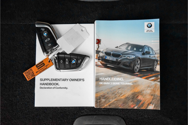 BMW 3 Serie Touring 330i M-Sport Pano Leder H/K Trekhaak 19"