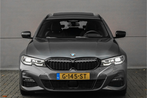 BMW 3 Serie Touring 330i M-Sport Pano Leder H/K Trekhaak 19"