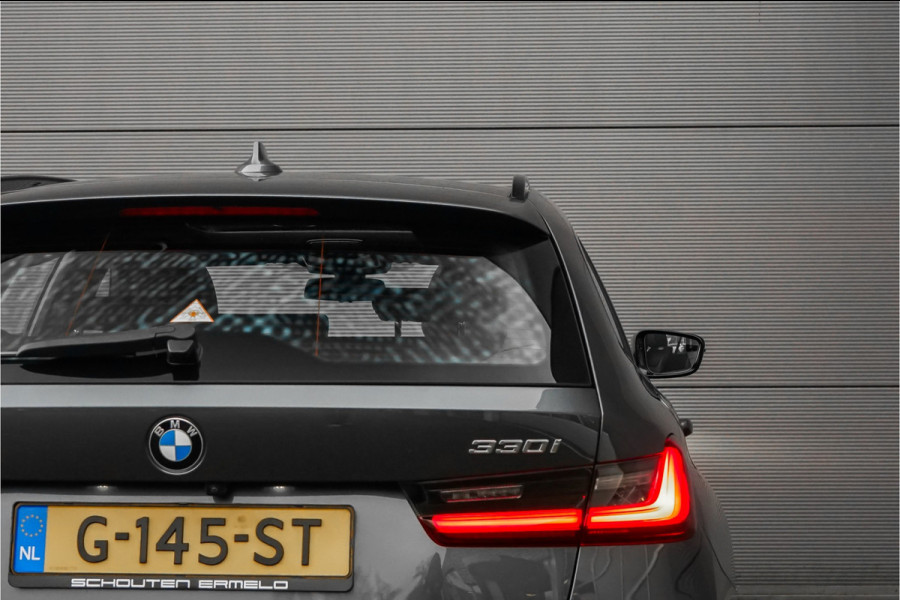BMW 3 Serie Touring 330i M-Sport Pano Leder H/K Trekhaak 19"