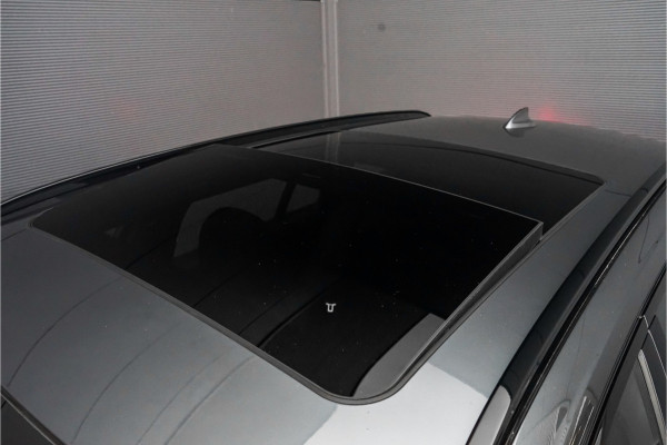 BMW 3 Serie Touring 330i M-Sport Pano Leder H/K Trekhaak 19"