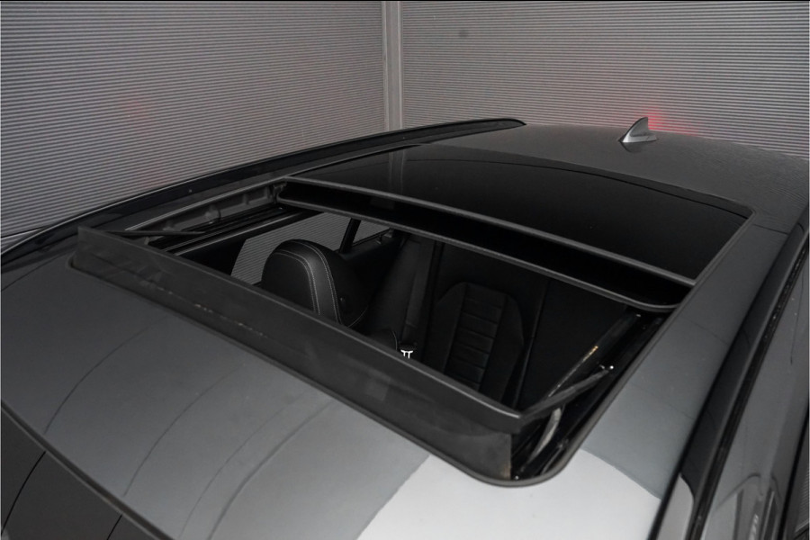 BMW 3 Serie Touring 330i M-Sport Pano Leder H/K Trekhaak 19"