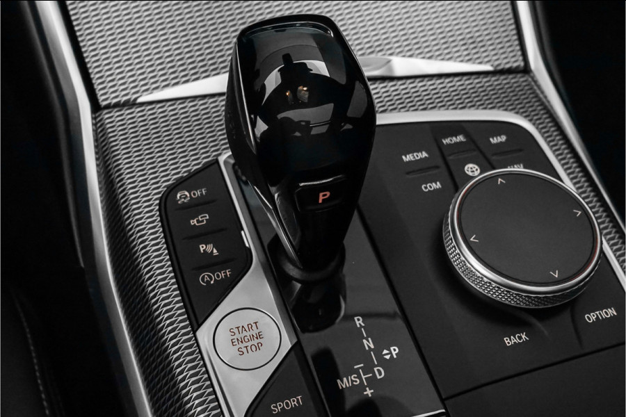 BMW 3 Serie Touring 330i M-Sport Pano Leder H/K Trekhaak 19"