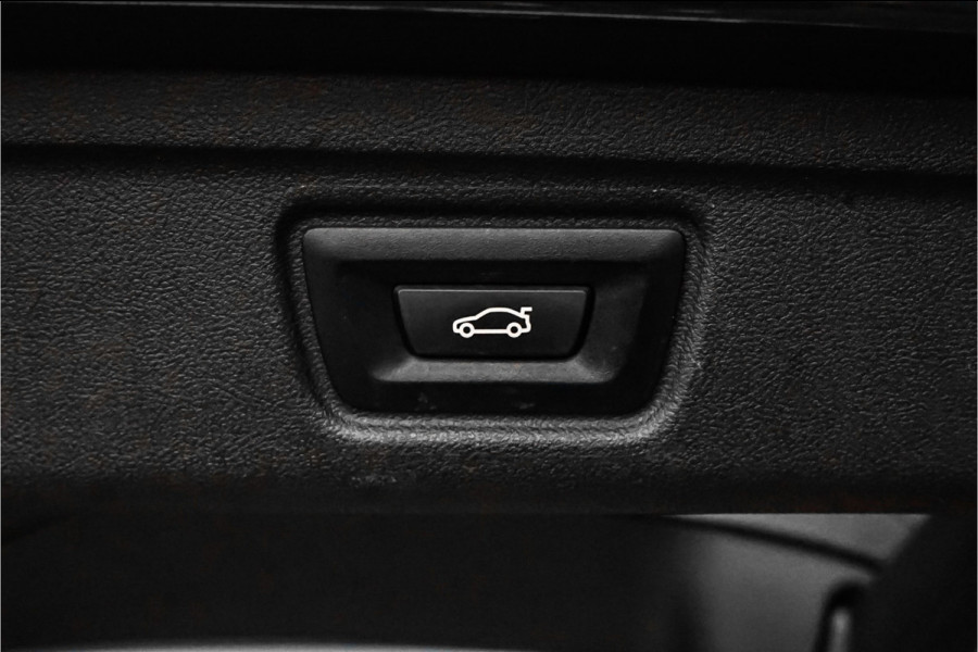 BMW 3 Serie Touring 330i M-Sport Pano Leder H/K Trekhaak 19"