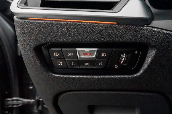 BMW 3 Serie Touring 330i M-Sport Pano Leder H/K Trekhaak 19"