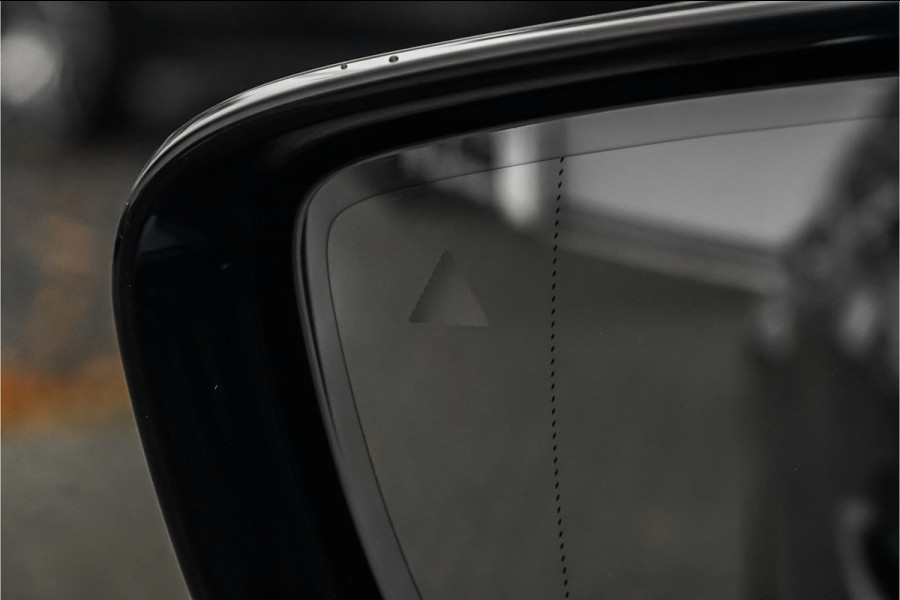 BMW 3 Serie Touring 330i M-Sport Pano Leder H/K Trekhaak 19"