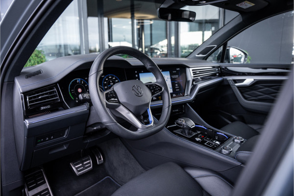 Volkswagen Touareg 3.0 TSi eHybrid 4MOTION R - Panorama | Stoelkoeling & Massage | Luchtvering
