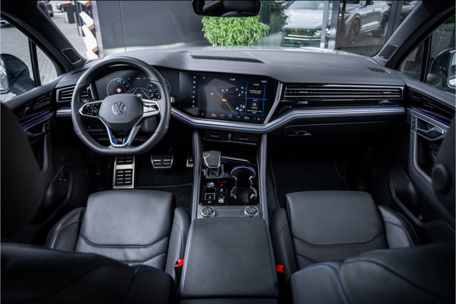 Volkswagen Touareg 3.0 TSi eHybrid 4MOTION R - Panorama | Stoelkoeling & Massage | Luchtvering